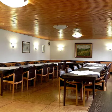 Zur Burgruine Frauenberg