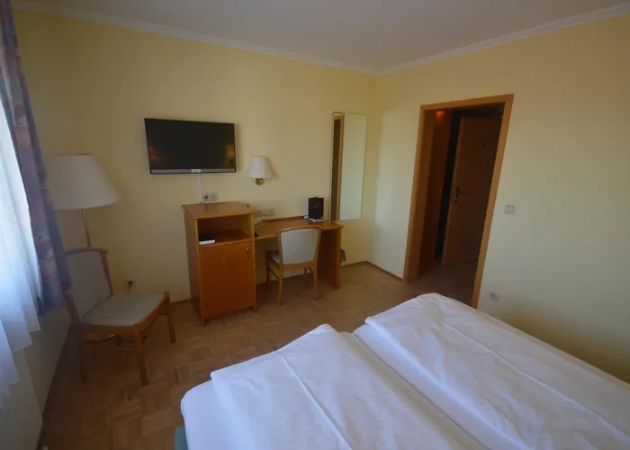 Zur Burgruine Frauenberg Ebsdorfergrund