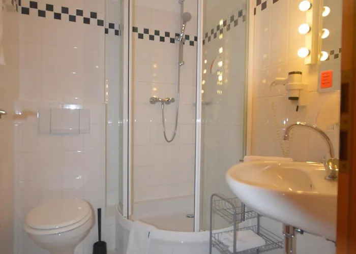 Zur Burgruine Frauenberg Hotel Ebsdorfergrund