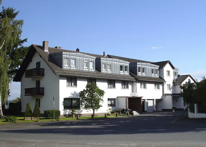 Zur Burgruine Frauenberg