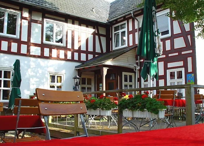 Zur Burgruine Frauenberg Ebsdorfergrund