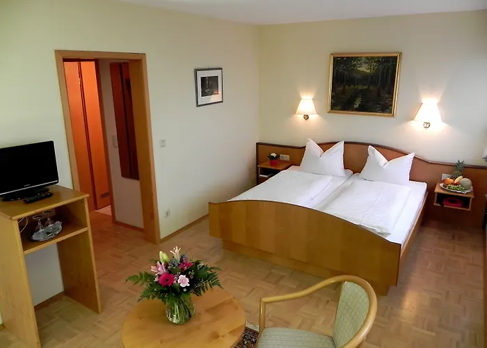 Zur Burgruine Frauenberg 3* Ebsdorfergrund